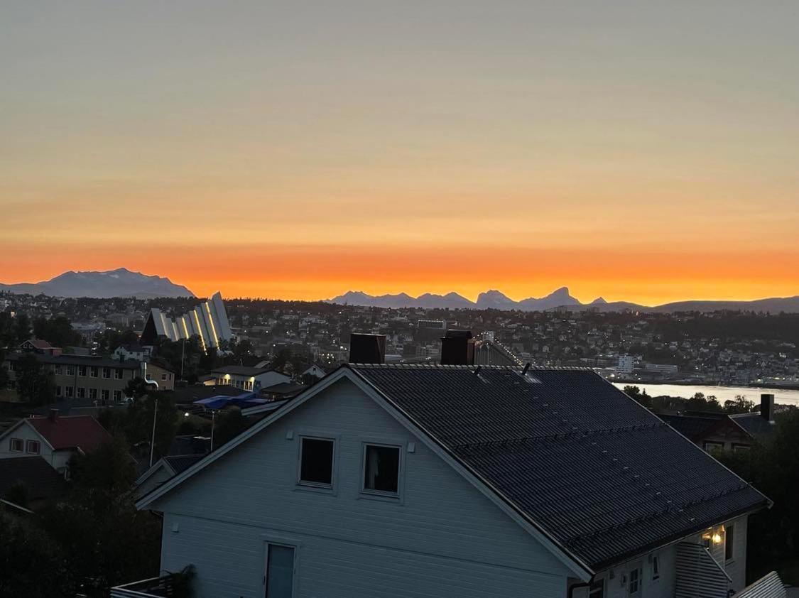 Sentral Og Koselig Leilighet Tromsø Exterior foto